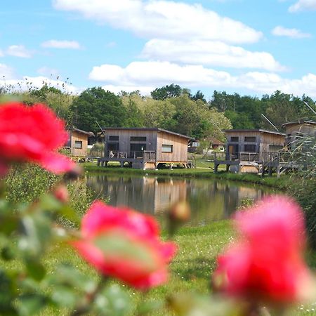 Ecolodges Du Golf Du Sauternais Saint-Loubert Exterior foto